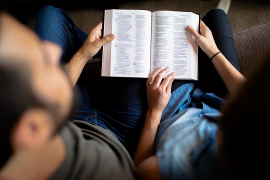 Biblické skupinky v domácnostech